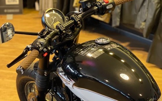 Umgebautes Motorrad Triumph Bonneville Speedmaster von Stärker-Profil GmbH - Bild 10 Umgebautes Motorrad Triumph Bonneville Speedmaster von Stärker-Profil GmbH - Bild 10