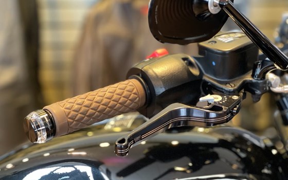 Umgebautes Motorrad Triumph Bonneville Speedmaster von Stärker-Profil GmbH - Bild 20 Umgebautes Motorrad Triumph Bonneville Speedmaster von Stärker-Profil GmbH - Bild 20