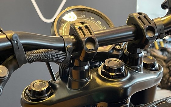 Umgebautes Motorrad Triumph Bonneville Speedmaster von Stärker-Profil GmbH - Bild 21 Umgebautes Motorrad Triumph Bonneville Speedmaster von Stärker-Profil GmbH - Bild 21