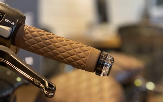 Umgebautes Motorrad Triumph Bonneville Speedmaster von Stärker-Profil GmbH - Bild 4 Umgebautes Motorrad Triumph Bonneville Speedmaster von Stärker-Profil GmbH - Bild 4