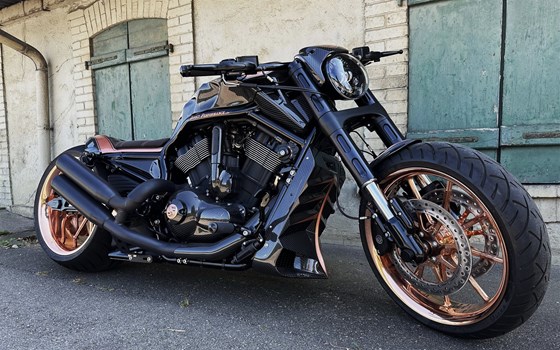 Umgebautes Motorrad Harley-Davidson V-Rod Night Rod VRSCD von Direct Performance - Bild 2 Umgebautes Motorrad Harley-Davidson V-Rod Night Rod VRSCD von Direct Performance - Bild 2