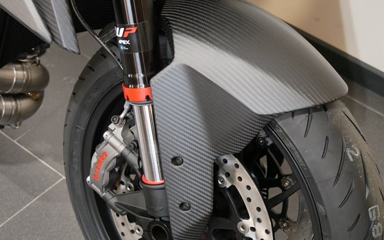 Umgebautes Motorrad KTM 1290 Super Duke R von motoroox GmbH - Bild 28 Umgebautes Motorrad KTM 1290 Super Duke R von motoroox GmbH - Bild 28