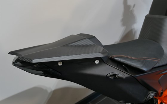 Umgebautes Motorrad KTM 1290 Super Duke R von motoroox GmbH - Bild 17 Umgebautes Motorrad KTM 1290 Super Duke R von motoroox GmbH - Bild 17