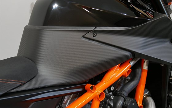 Umgebautes Motorrad KTM 1290 Super Duke R von motoroox GmbH - Bild 11 Umgebautes Motorrad KTM 1290 Super Duke R von motoroox GmbH - Bild 11