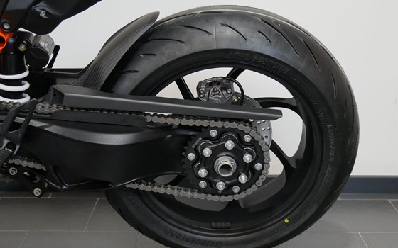 Umgebautes Motorrad KTM 1290 Super Duke R von motoroox GmbH - Bild 23 Umgebautes Motorrad KTM 1290 Super Duke R von motoroox GmbH - Bild 23