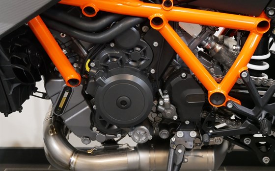 Umgebautes Motorrad KTM 1290 Super Duke R von motoroox GmbH - Bild 9 Umgebautes Motorrad KTM 1290 Super Duke R von motoroox GmbH - Bild 9