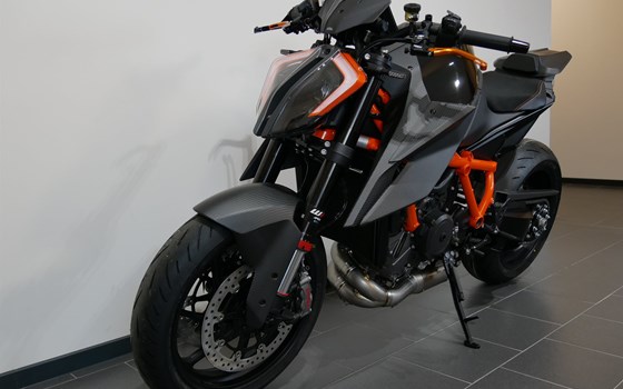Umgebautes Motorrad KTM 1290 Super Duke R von motoroox GmbH - Bild 6 Umgebautes Motorrad KTM 1290 Super Duke R von motoroox GmbH - Bild 6