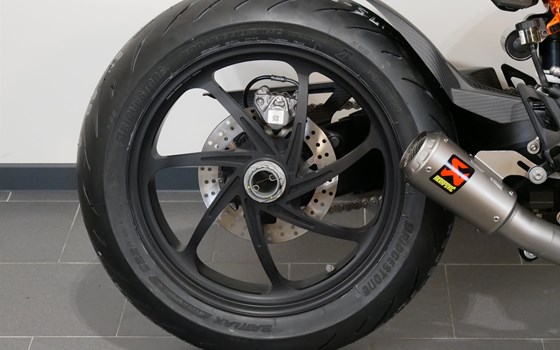 Umgebautes Motorrad KTM 1290 Super Duke R von motoroox GmbH - Bild 21 Umgebautes Motorrad KTM 1290 Super Duke R von motoroox GmbH - Bild 21