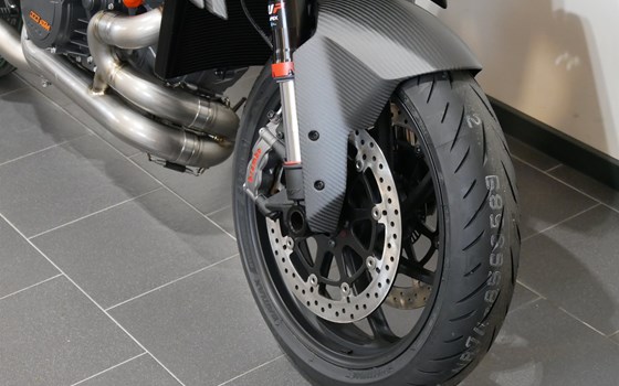 Umgebautes Motorrad KTM 1290 Super Duke R von motoroox GmbH - Bild 27 Umgebautes Motorrad KTM 1290 Super Duke R von motoroox GmbH - Bild 27