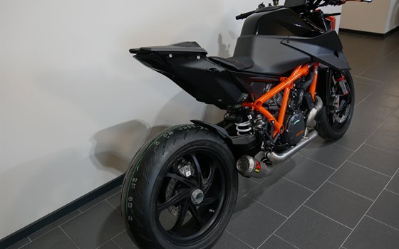 Umgebautes Motorrad KTM 1290 Super Duke R von motoroox GmbH - Bild 5 Umgebautes Motorrad KTM 1290 Super Duke R von motoroox GmbH - Bild 5