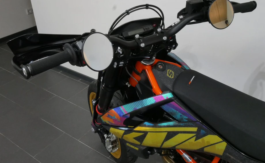 Umbgebautes Motorrad KTM 690 SMC R Bild 17: Umbgebautes Motorrad KTM 690 SMC R