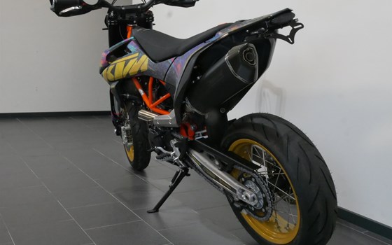 Umgebautes Motorrad KTM 690 SMC R von motoroox GmbH - Bild 7 Umgebautes Motorrad KTM 690 SMC R von motoroox GmbH - Bild 7