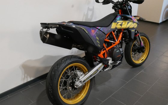 Umgebautes Motorrad KTM 690 SMC R von motoroox GmbH - Bild 5 Umgebautes Motorrad KTM 690 SMC R von motoroox GmbH - Bild 5