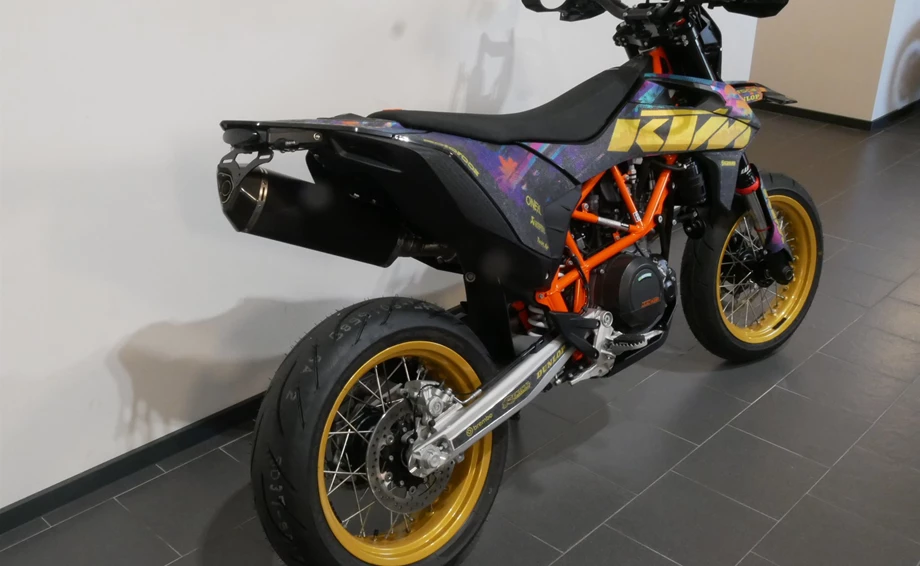 Umbgebautes Motorrad KTM 690 SMC R Bild 5: Umbgebautes Motorrad KTM 690 SMC R