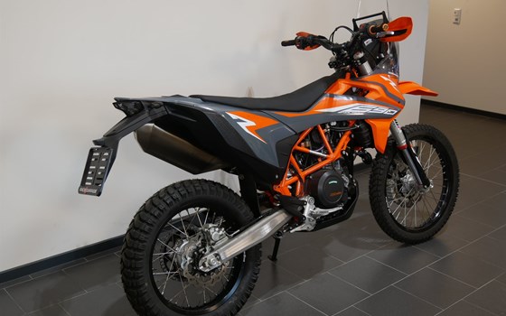 Umgebautes Motorrad KTM 690 Enduro R von motoroox GmbH - Bild 5 Umgebautes Motorrad KTM 690 Enduro R von motoroox GmbH - Bild 5