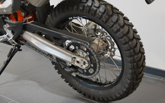 Umgebautes Motorrad KTM 690 Enduro R von motoroox GmbH - Bild 18 Umgebautes Motorrad KTM 690 Enduro R von motoroox GmbH - Bild 18