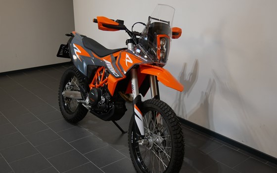 Umgebautes Motorrad KTM 690 Enduro R von motoroox GmbH - Bild 4 Umgebautes Motorrad KTM 690 Enduro R von motoroox GmbH - Bild 4