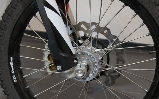Umgebautes Motorrad KTM 690 Enduro R von motoroox GmbH - Bild 15 Umgebautes Motorrad KTM 690 Enduro R von motoroox GmbH - Bild 15