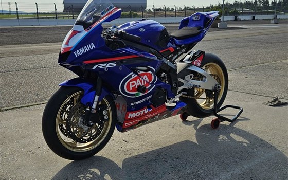 Umgebautes Motorrad Yamaha YZF-R6R von Dino - Motorradtechnik - Bild 1 Umgebautes Motorrad Yamaha YZF-R6R von Dino - Motorradtechnik - Bild 1