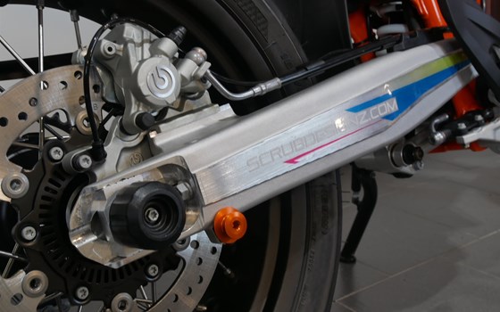 Umgebautes Motorrad KTM 690 SMC R von motoroox GmbH - Bild 22 Umgebautes Motorrad KTM 690 SMC R von motoroox GmbH - Bild 22
