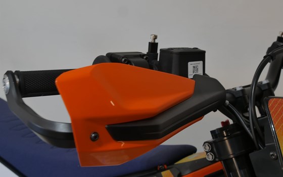 Umgebautes Motorrad KTM 690 SMC R von motoroox GmbH - Bild 17 Umgebautes Motorrad KTM 690 SMC R von motoroox GmbH - Bild 17