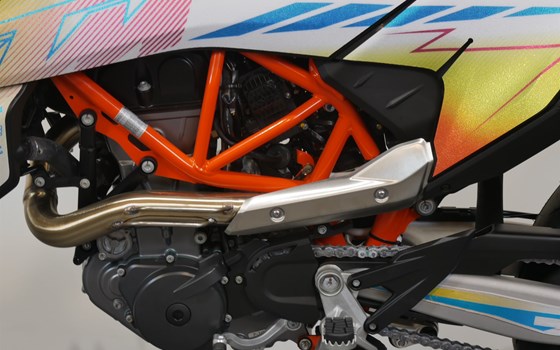 Umgebautes Motorrad KTM 690 SMC R von motoroox GmbH - Bild 9 Umgebautes Motorrad KTM 690 SMC R von motoroox GmbH - Bild 9