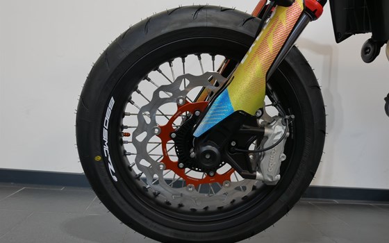 Umgebautes Motorrad KTM 690 SMC R von motoroox GmbH - Bild 27 Umgebautes Motorrad KTM 690 SMC R von motoroox GmbH - Bild 27