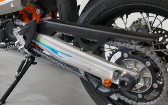 Umgebautes Motorrad KTM 690 SMC R von motoroox GmbH - Bild 25 Umgebautes Motorrad KTM 690 SMC R von motoroox GmbH - Bild 25