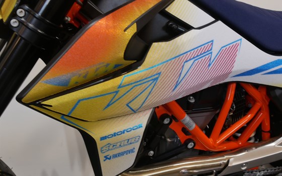 Umgebautes Motorrad KTM 690 SMC R von motoroox GmbH - Bild 13 Umgebautes Motorrad KTM 690 SMC R von motoroox GmbH - Bild 13