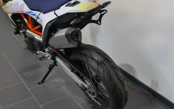 Umgebautes Motorrad KTM 690 SMC R von motoroox GmbH - Bild 20 Umgebautes Motorrad KTM 690 SMC R von motoroox GmbH - Bild 20