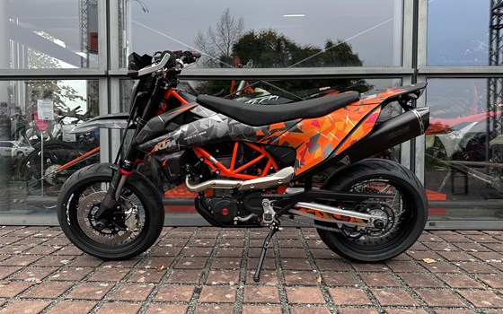 Umgebautes Motorrad KTM 690 SMC R von Road Star Motorcycles GmbH - Bild 1 Umgebautes Motorrad KTM 690 SMC R von Road Star Motorcycles GmbH - Bild 1