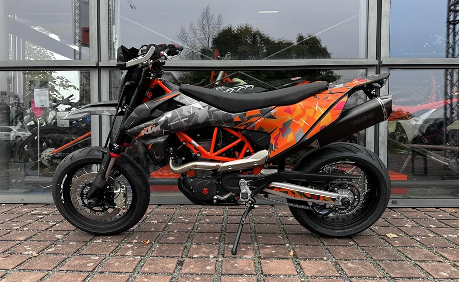 Umbgebautes Motorrad KTM 690 SMC R Bild 1: Umbgebautes Motorrad KTM 690 SMC R