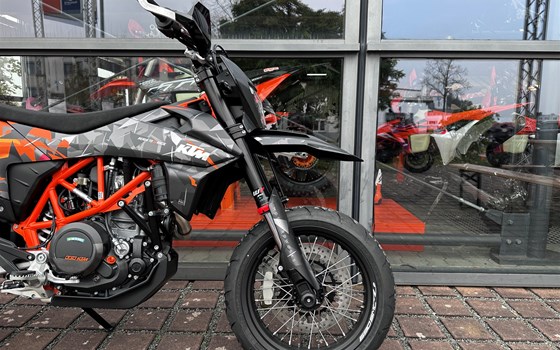 Umgebautes Motorrad KTM 690 SMC R von Road Star Motorcycles GmbH - Bild 10 Umgebautes Motorrad KTM 690 SMC R von Road Star Motorcycles GmbH - Bild 10