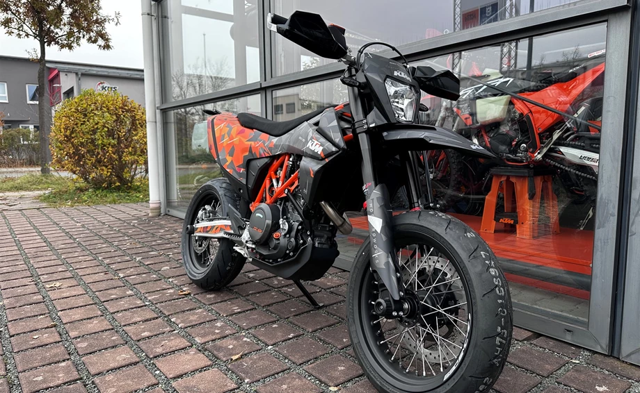 Umbgebautes Motorrad KTM 690 SMC R Bild 11: Umbgebautes Motorrad KTM 690 SMC R