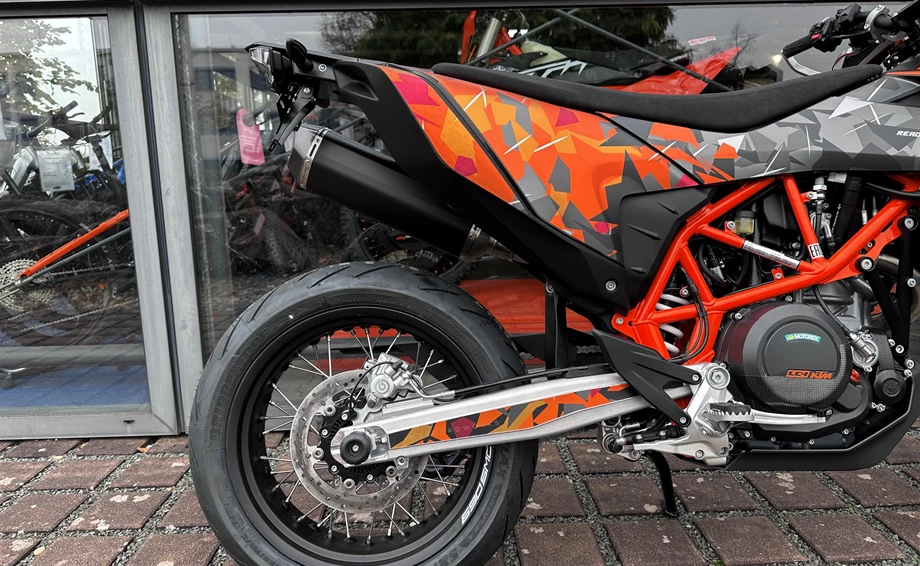 Umbgebautes Motorrad KTM 690 SMC R Bild 12: Umbgebautes Motorrad KTM 690 SMC R