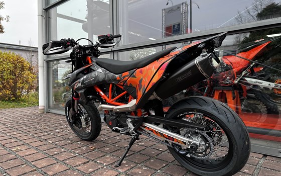 Umgebautes Motorrad KTM 690 SMC R von Road Star Motorcycles GmbH - Bild 3 Umgebautes Motorrad KTM 690 SMC R von Road Star Motorcycles GmbH - Bild 3