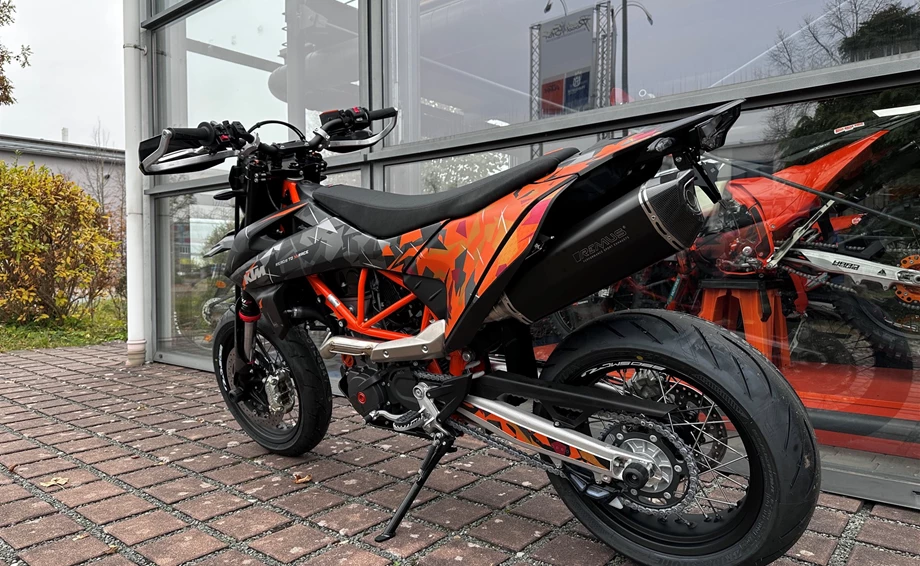 Umbgebautes Motorrad KTM 690 SMC R Bild 3: Umbgebautes Motorrad KTM 690 SMC R