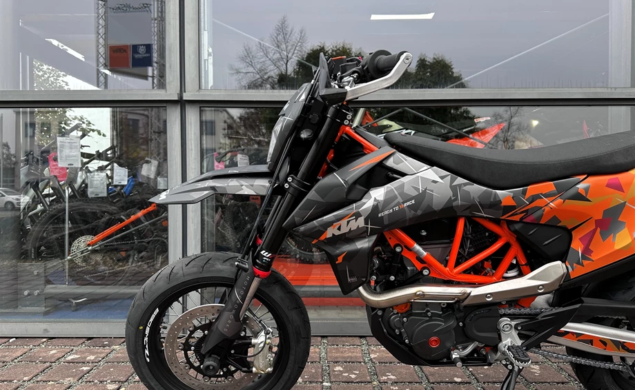 Umbgebautes Motorrad KTM 690 SMC R Bild 4: Umbgebautes Motorrad KTM 690 SMC R