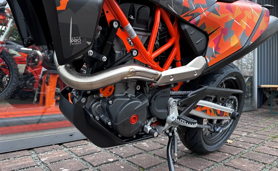 Umbgebautes Motorrad KTM 690 SMC R Bild 6: Umbgebautes Motorrad KTM 690 SMC R