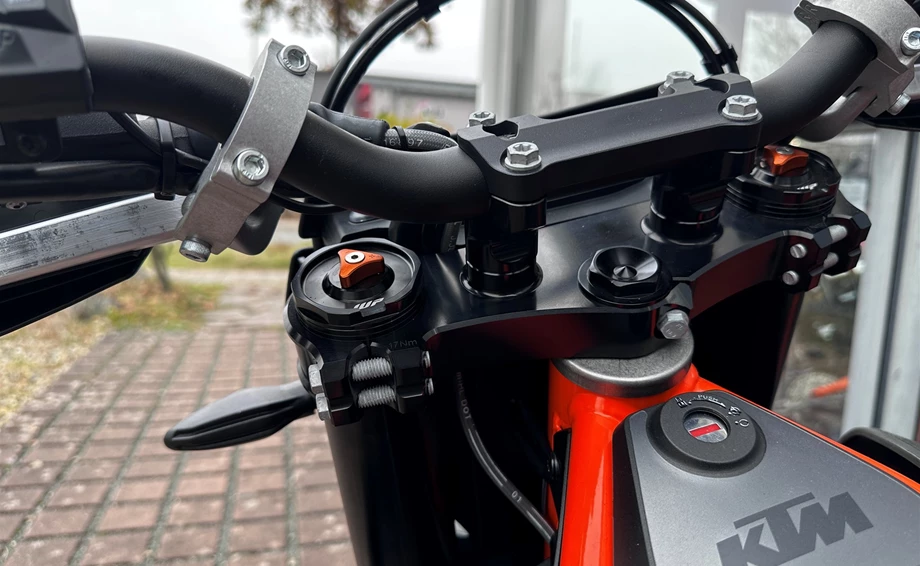 Umbgebautes Motorrad KTM 690 SMC R Bild 8: Umbgebautes Motorrad KTM 690 SMC R