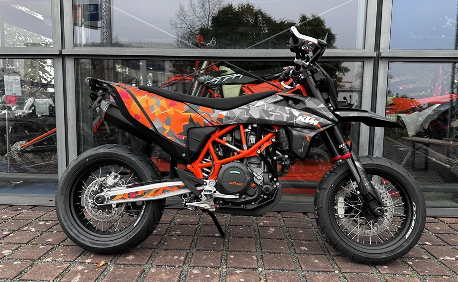 Umbgebautes Motorrad KTM 690 SMC R Bild 9: Umbgebautes Motorrad KTM 690 SMC R