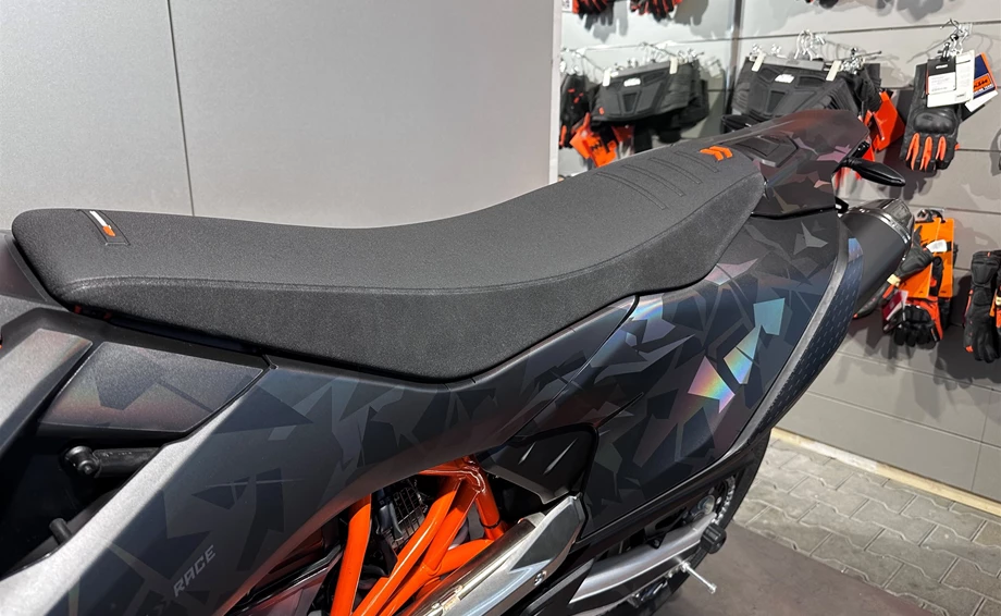 Umbgebautes Motorrad KTM 690 SMC R Bild 10: Umbgebautes Motorrad KTM 690 SMC R