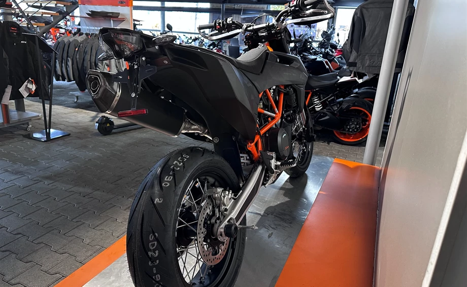 Umbgebautes Motorrad KTM 690 SMC R Bild 13: Umbgebautes Motorrad KTM 690 SMC R