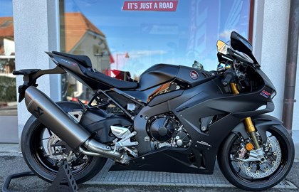 Honda CBR1000RR-R Fireblade SP Carbon Edition Custom Bike Honda CBR1000RR-R Fireblade SP Carbon Edition Custom Bike