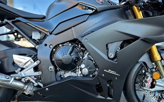 Umgebautes Motorrad Honda CBR1000RR-R Fireblade SP Carbon Edition von Direct Performance - Bild 9