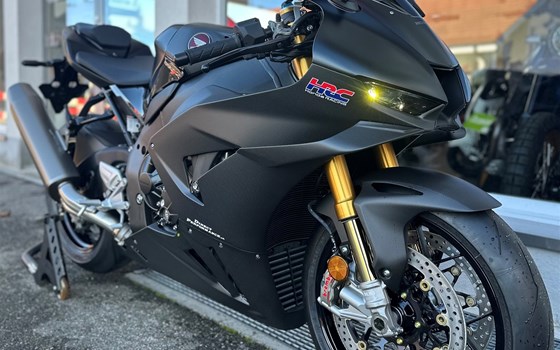Umgebautes Motorrad Honda CBR1000RR-R Fireblade SP Carbon Edition von Direct Performance - Bild 15