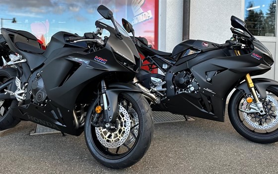 Umgebautes Motorrad Honda CBR1000RR-R Fireblade SP Carbon Edition von Direct Performance - Bild 1