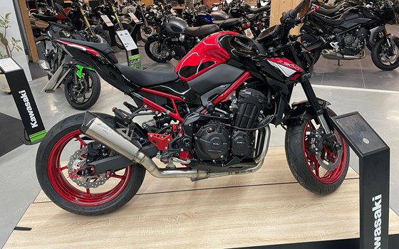 Umgebautes Motorrad Kawasaki Z900 von Warm Up Zweiradtechnik GmbH - Bild 1 Umgebautes Motorrad Kawasaki Z900 von Warm Up Zweiradtechnik GmbH - Bild 1