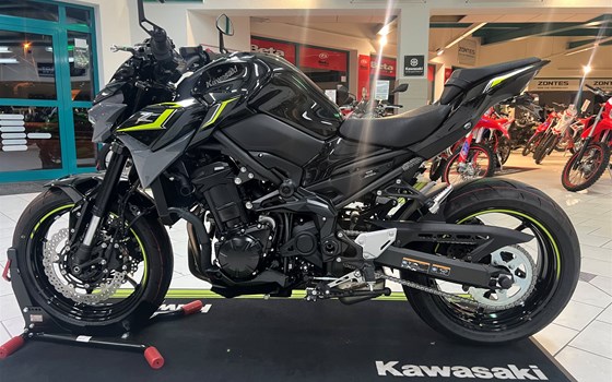 Umgebautes Motorrad Kawasaki Z900 von Willi Möller - Bild 6 Umgebautes Motorrad Kawasaki Z900 von Willi Möller - Bild 6