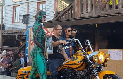 Harley-Davidson Road King Classic FLHRC Custom Bike